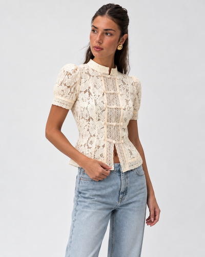 חולצת LACE BLOOM