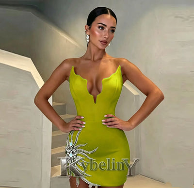 Kybeliny Modern Mini Homecoming Dresses for Women with V-neck Rhinestones Sleeveless Sheath Abendkleider Party Customized