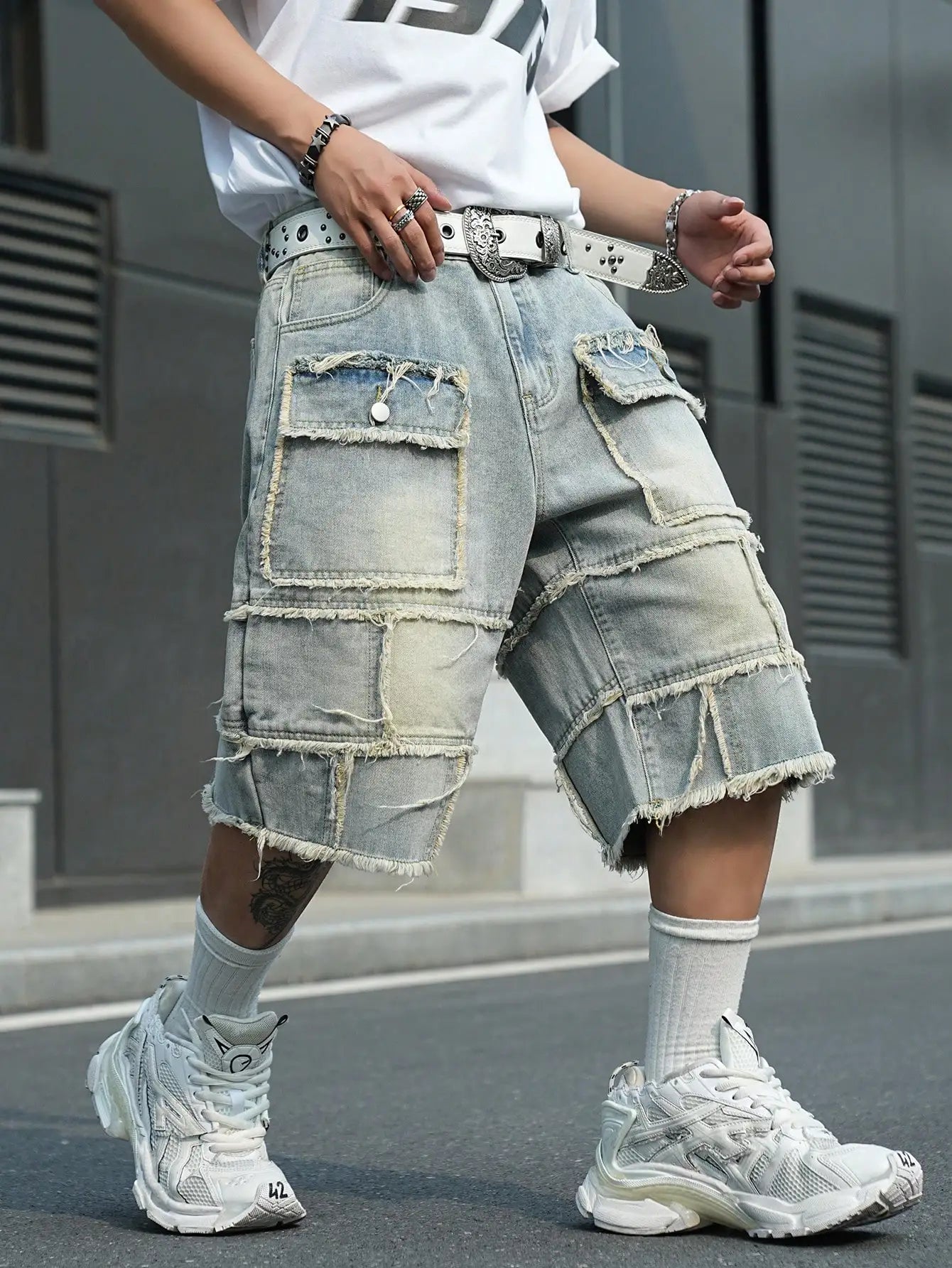 Men's Light‑Blue Spliced Denim Bermuda Shorts / Raw‑Edge Fringed Multi‑Pocket Deconstructed Street‑Style Loose Denim Shorts