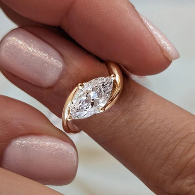 טבעת עם אבן מואסנייט דגם Karin